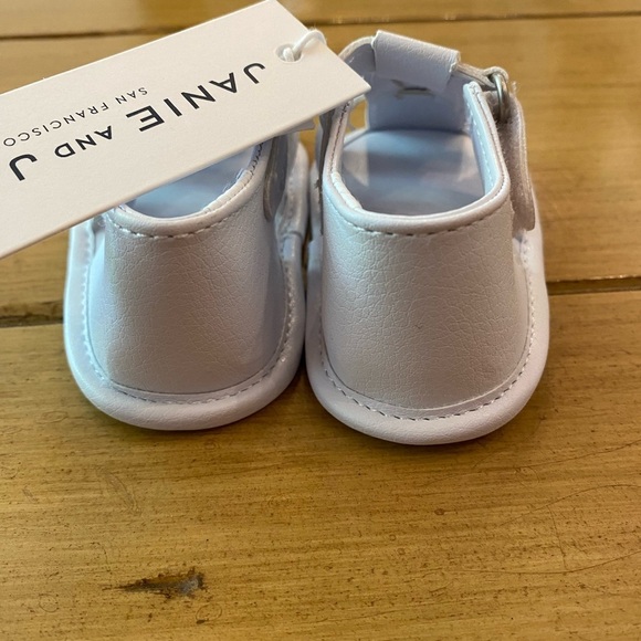 Janie & Jack Infant White Sandal 3-6 month NEW Fisherman style Velcro - Picture 4 of 11